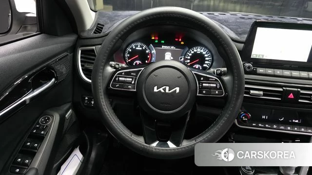 Kia Seltos 2022 Белый из Кореи, фото 4