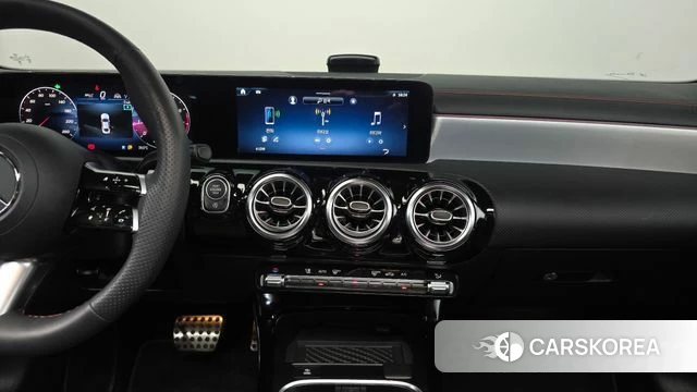 Mercedes-Benz CLA-Class C118 2024 Небесно-голубой из Кореи, фото 4