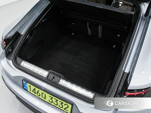 Porsche Panamera (976) 2025 Светло-серебряный цвет из Кореи, фото 4