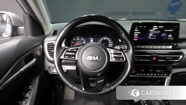 Kia Seltos 2021 Серый из Кореи, фото 4