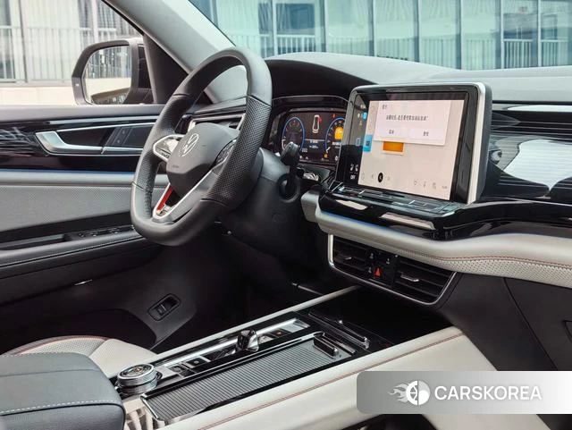 Volkswagen Tourang 2024 Черный из Китая, фото 4