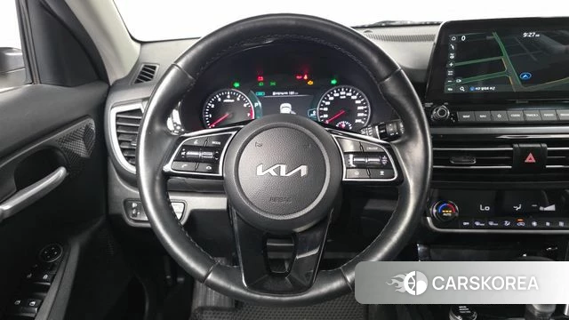 Kia Seltos 2022 Белый из Кореи, фото 4
