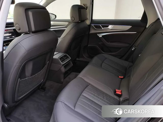 Audi A6 (import) 2022 Черный из Китая, фото 4