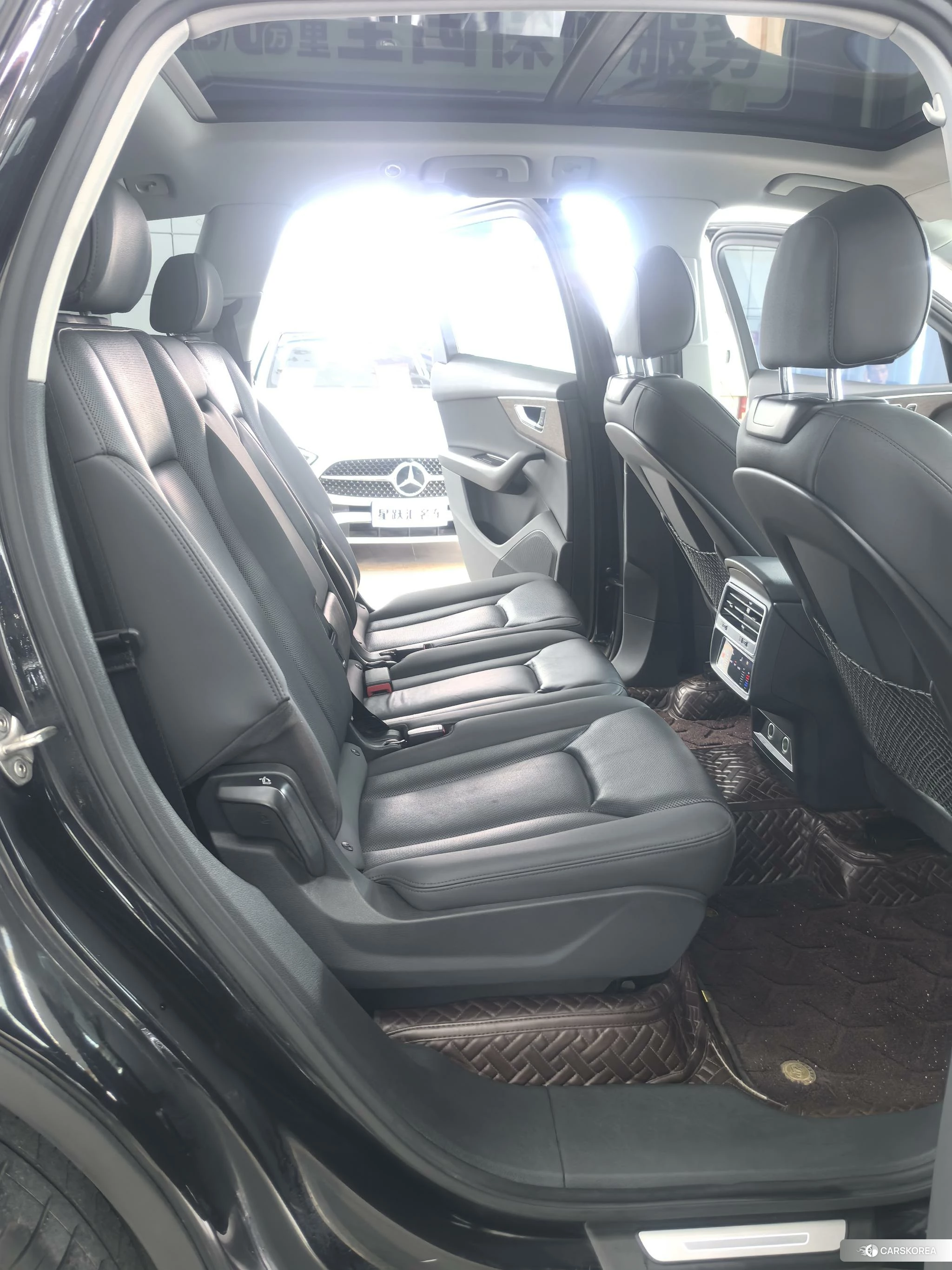 Audi Q7 2020 Черный из Китая, фото 4