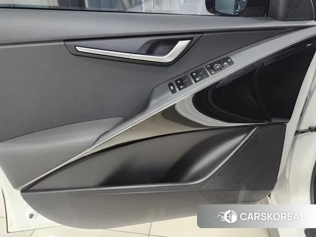 Kia Di Ol Nu Niro 2022 Белый из Кореи, фото 4