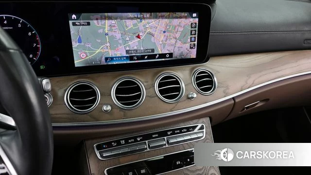 Mercedes-Benz E-Class W213 2021 Белый из Кореи, фото 4