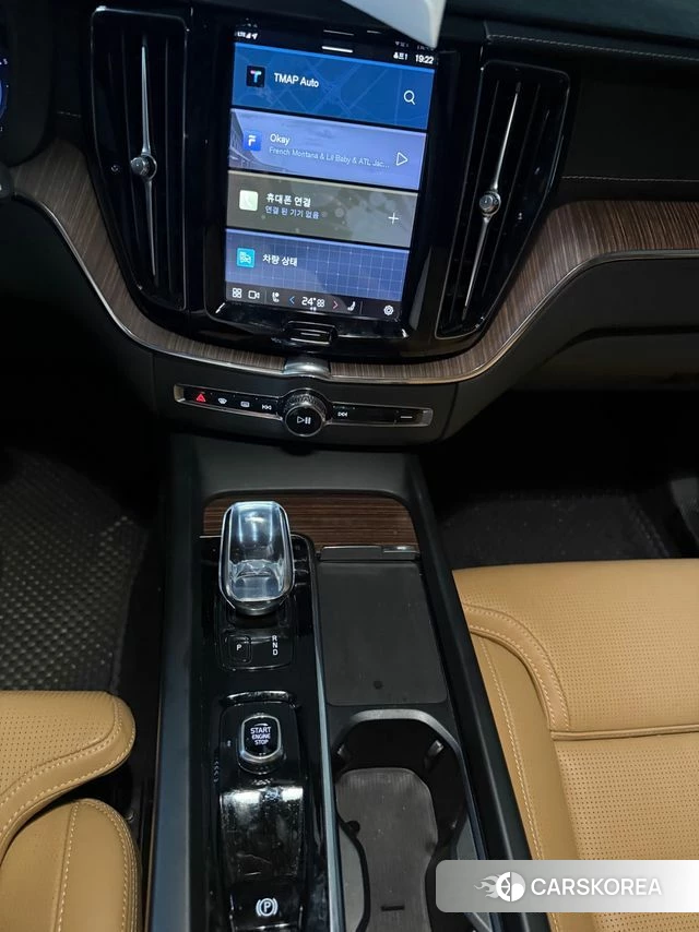 Volvo XC60 second Generation 2022 Белый из Кореи, фото 4