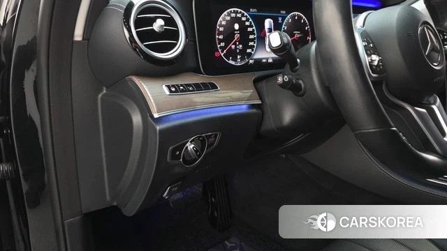 Mercedes-Benz E-Class W213 2020 Черный из Кореи, фото 4