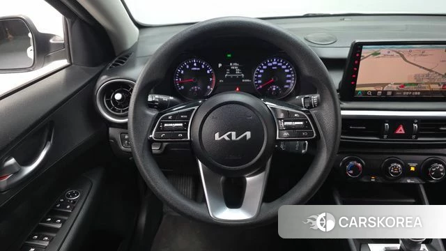 Kia The New K3 2nd generation 2023 Белый из Кореи, фото 4