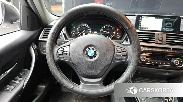 BMW 3 Series (F30) 2018 Белый из Кореи, фото 4