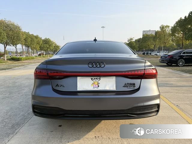 Audi A7L 2023 Темно-серый из Китая, фото 4