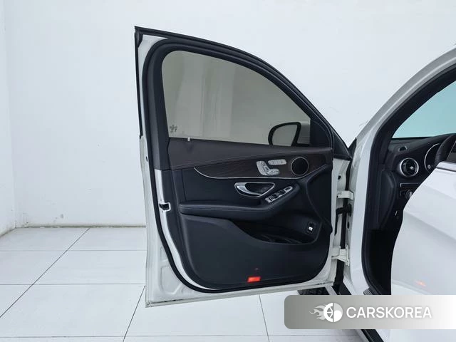 Mercedes-Benz GLC 2020 Белый из Китая, фото 4
