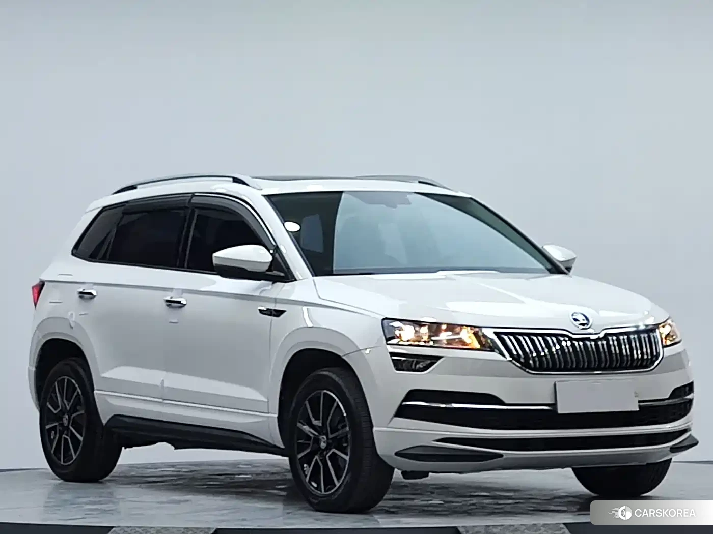 Skoda Karoq 2022 Белый из Китая, фото 4