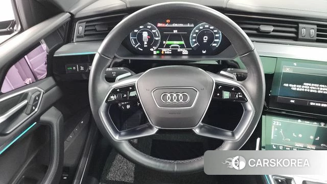 Audi e-Tron 2021 Синий из Кореи, фото 4