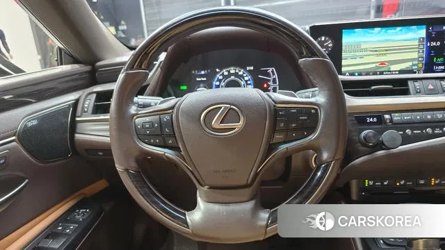 Lexus ES300h 7th generation 2019 Белый из Кореи, фото 4