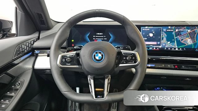 BMW 5 Series (G60) 2024 Черный из Кореи, фото 4
