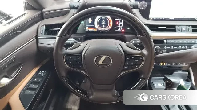 Lexus ES300h 7th generation 2018 Белый из Кореи, фото 4