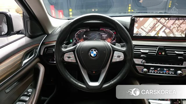 BMW 5 Series (G30) 2022 Серебристо-серый из Кореи, фото 4