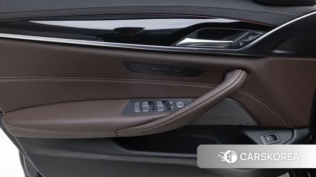 BMW 5 Series (G30) 2021 Черный из Кореи, фото 4