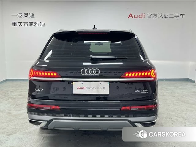 Audi Q7 2023 Черный из Китая, фото 4