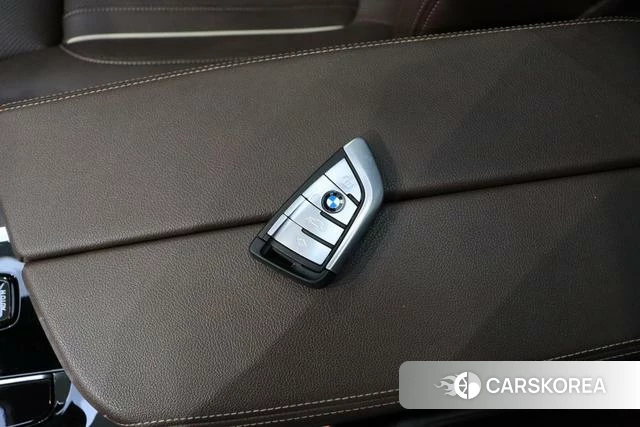 BMW 5 series 2021 Черный из Китая, фото 4