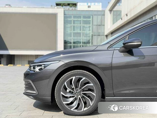 Volkswagen Golf 2022 Черный из Китая, фото 4