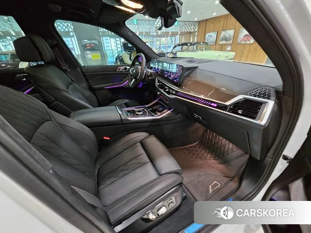 BMW X7 (G07) 2024 Белый из Кореи, фото 4