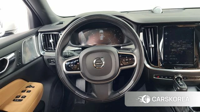 Volvo V60 Cross-Country 2nd Generation 2020 Белый из Кореи, фото 4