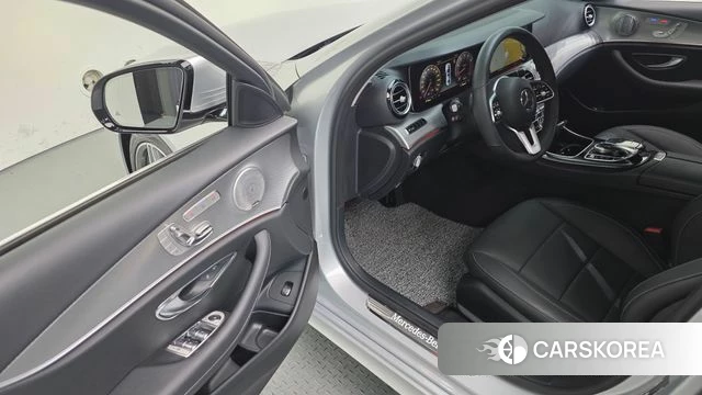 Mercedes-Benz E-Class W213 2019 Серебряный из Кореи, фото 4