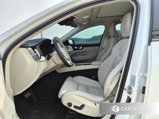 Volvo XC60 second Generation 2025 Белый из Кореи, фото 4