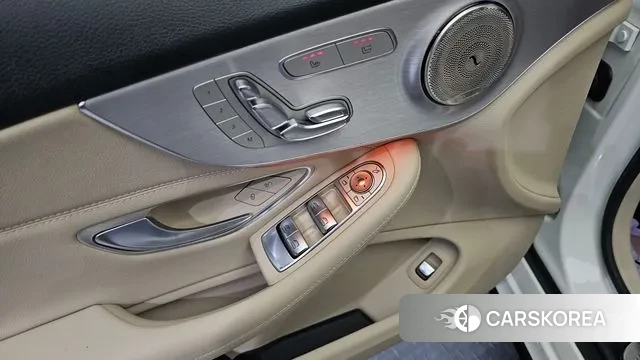 Mercedes-Benz C-Class W205 2018 Белый из Кореи, фото 4