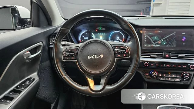 Kia Niro Plus 2022 Серебряный из Кореи, фото 4