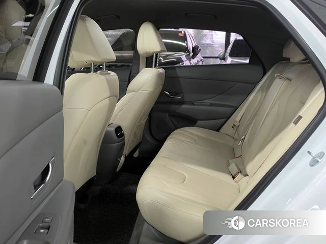 Hyundai The New Avante (CN7) 2023 Белый из Кореи, фото 4