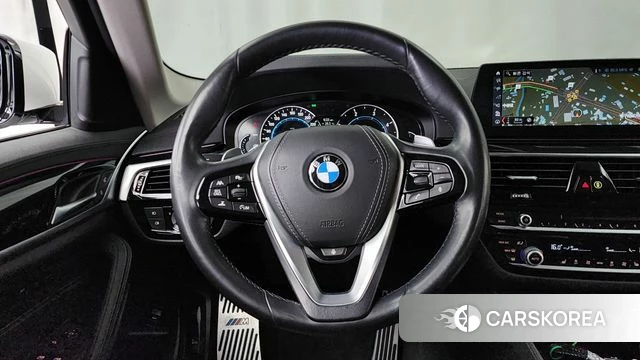 BMW 5 Series (G30) 2018 Белый из Кореи, фото 4