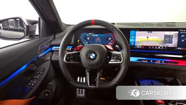 BMW M5 (G90) 2025 Черный из Кореи, фото 4