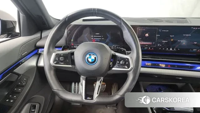 BMW 5 Series (G60) 2024 Черный из Кореи, фото 4