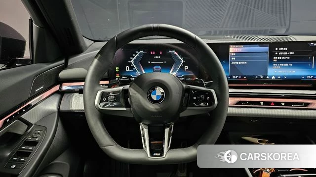 BMW 5 Series (G60) 2025 Черный из Кореи, фото 4