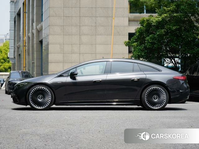 Mercedes-Benz EQS AMG 2023 Темно-серый из Китая, фото 4