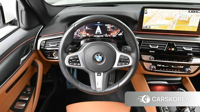 BMW 5 Series (G30) 2023 Белый из Кореи, фото 4