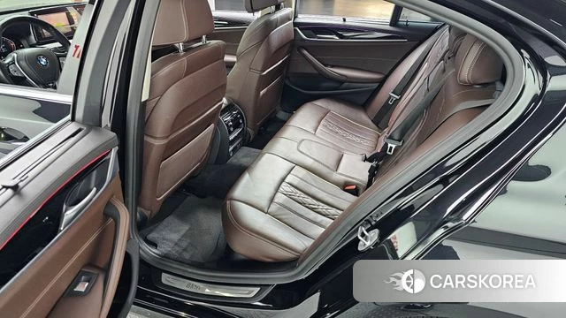 BMW 5 Series (G30) 2022 Черный из Кореи, фото 4