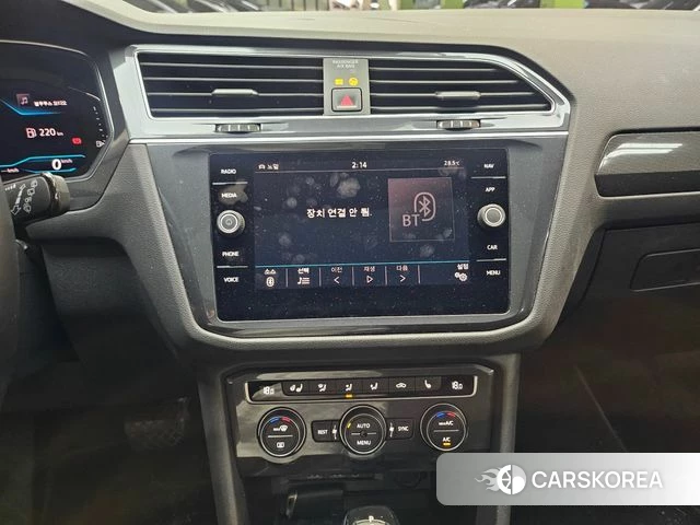 Volkswagen Tiguan Allspace 2020 Серебристо-серый из Кореи, фото 4