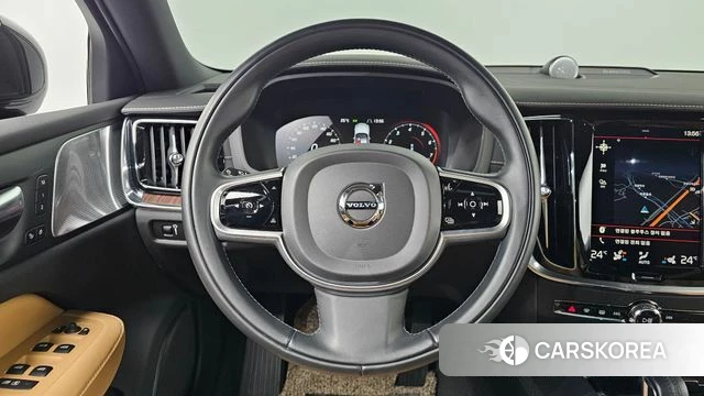 Volvo V60 Cross-Country 2nd Generation 2021 Черный из Кореи, фото 4