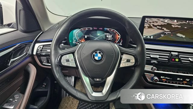BMW 5 Series (G30) 2021 Белый из Кореи, фото 4