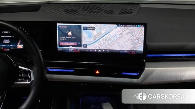 BMW 5 Series (G60) 2024 Белый из Кореи, фото 4