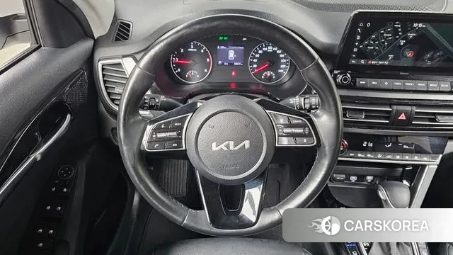 Kia Seltos 2022 Белый из Кореи, фото 4