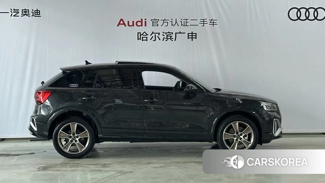 Audi Q2L 2025 Темно-серый из Китая, фото 4