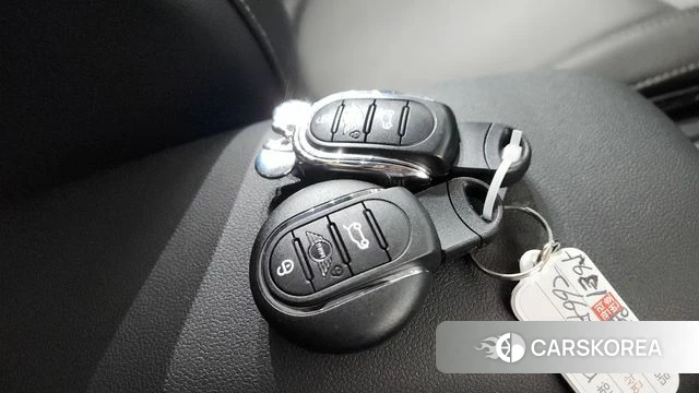 Mini Cooper Clubman 2021 Жемчужный цвет из Кореи, фото 4