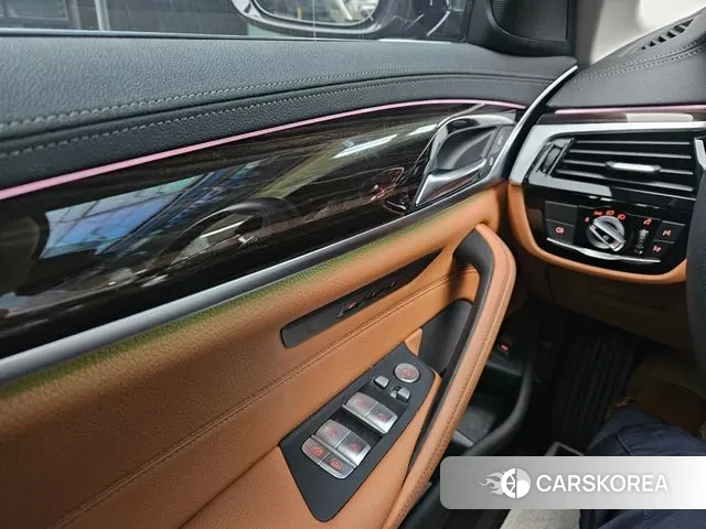 BMW 5 Series (G30) 2022 Черный из Кореи, фото 4