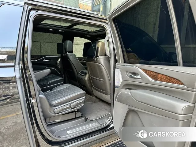 Cadillac Escalade 5th Generation 2023 Черный из Кореи, фото 4