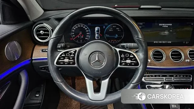 Mercedes-Benz E-Class W213 2019 Красный из Кореи, фото 4
